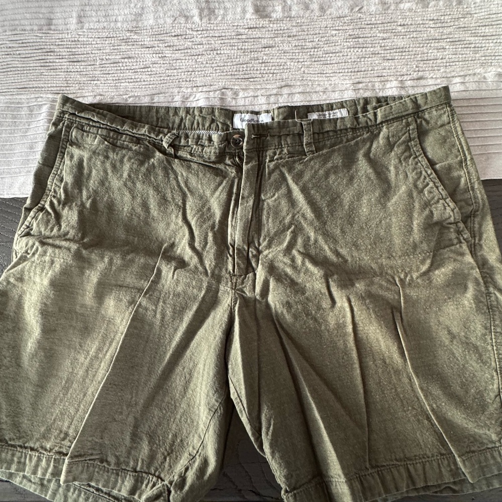 💙 Goodfellows & Co Olive Green Shorts
